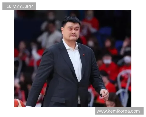 姚明现场献唱引发热议球场巨星展现音乐才华与魅力 姚明现场献唱引发热议球场巨星展现音乐才华与魅力