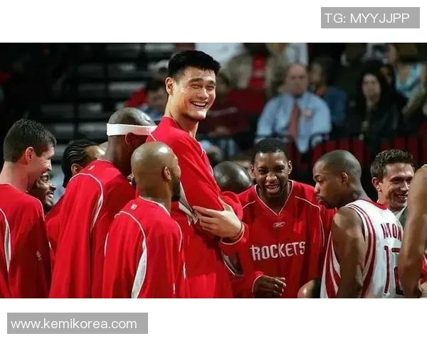 姚明经典形象背后的故事与篮球精神的传承与影响 姚明经典形象背后的故事与篮球精神的传承与影响