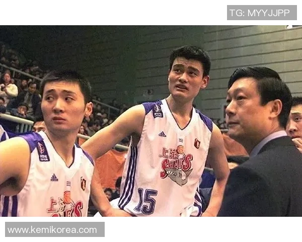 姚明重返CBA赛场再聚首球迷期待传奇巨星的精彩表现