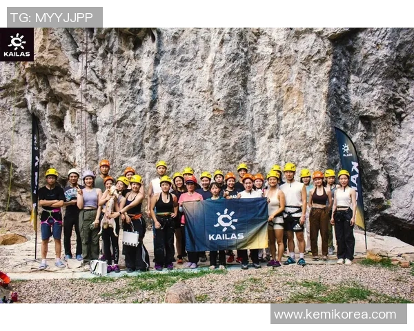 武汉攀岩队快攻策略解析与攀岩热点发展趋势探讨