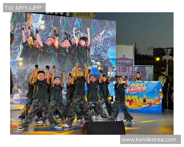 深圳街舞团队协作实力大比拼创新高引领街舞新潮流